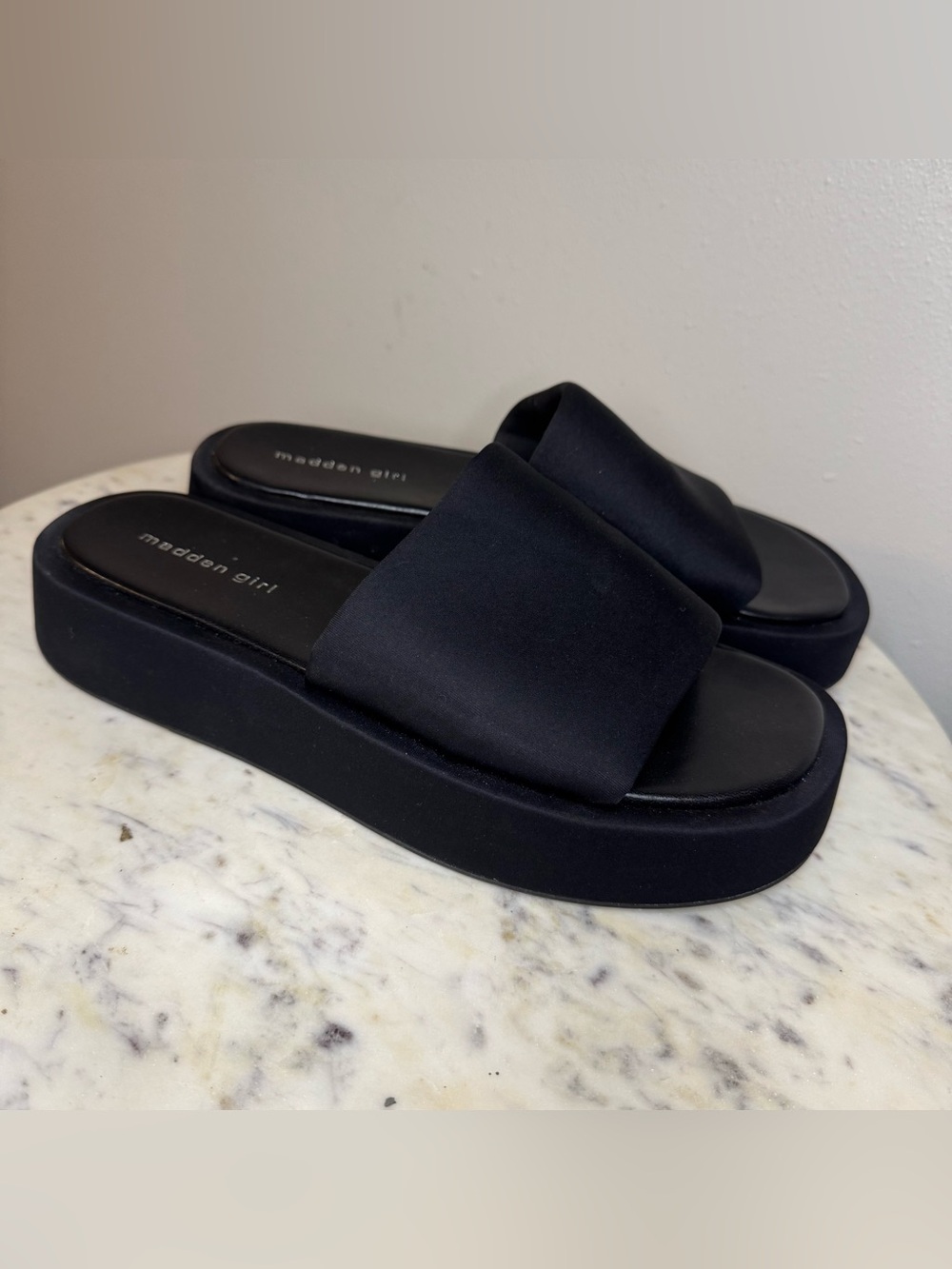 Madden Girl Sandals Size 10 Black Shoes
Stretch Fabric Y2K 90s Steve Madden